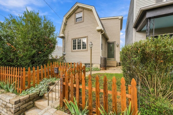5567 CAMELIA ST, PITTSBURGH, PA 15201 - Image 3bdf0456874bc4720fe7bfa827a169ee/2875084362