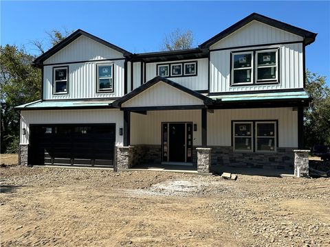 Photo of 107 Willow Village Dr, Pittsburgh, PA 15239 (MLS # 1740955)