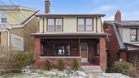 Photo of 729 Woodbourne Ave, Pittsburgh, PA 15226 (MLS # 1737990)