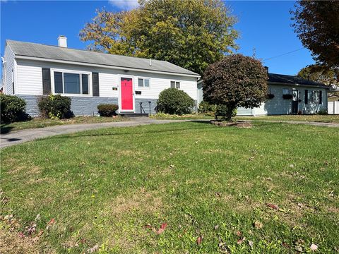 Photo of 17 Braddock Dr, Latrobe, PA 15650 (MLS # 1727269)