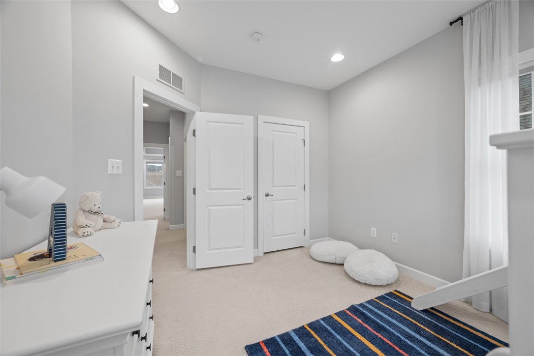 Marshall, Pennsylvania 16046, United States, 4 Bedrooms Bedrooms, ,4 BathroomsBathrooms,Residential,Contingent,104041