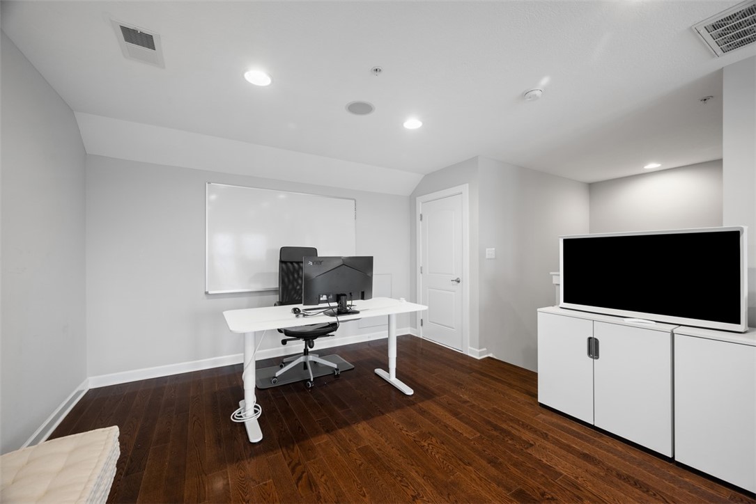 Marshall, Pennsylvania 16046, United States, 4 Bedrooms Bedrooms, ,4 BathroomsBathrooms,Residential,Contingent,104041