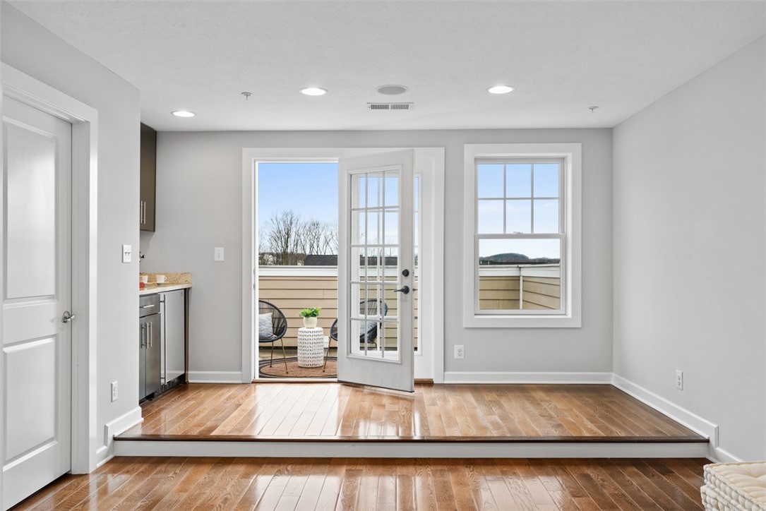 Marshall, Pennsylvania 16046, United States, 4 Bedrooms Bedrooms, ,4 BathroomsBathrooms,Residential,Contingent,104041