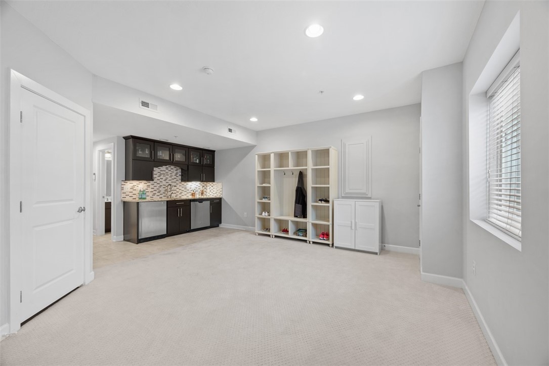 Marshall, Pennsylvania 16046, United States, 4 Bedrooms Bedrooms, ,4 BathroomsBathrooms,Residential,Contingent,104041