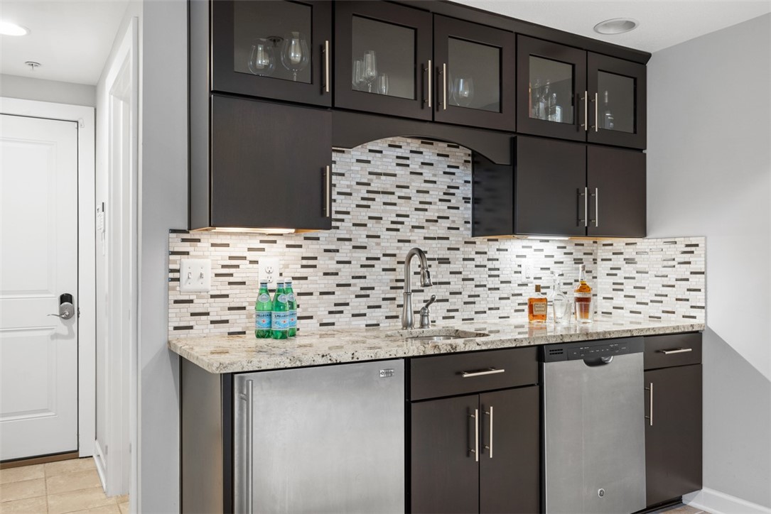 Marshall, Pennsylvania 16046, United States, 4 Bedrooms Bedrooms, ,4 BathroomsBathrooms,Residential,Contingent,104041