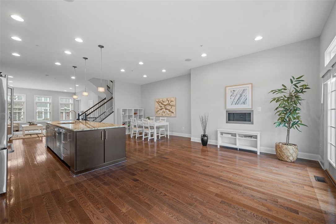 Marshall, Pennsylvania 16046, United States, 4 Bedrooms Bedrooms, ,4 BathroomsBathrooms,Residential,Contingent,104041