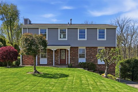 Photo of 44 Forest Glen Dr, Imperial, PA 15126 (MLS # 1751681)