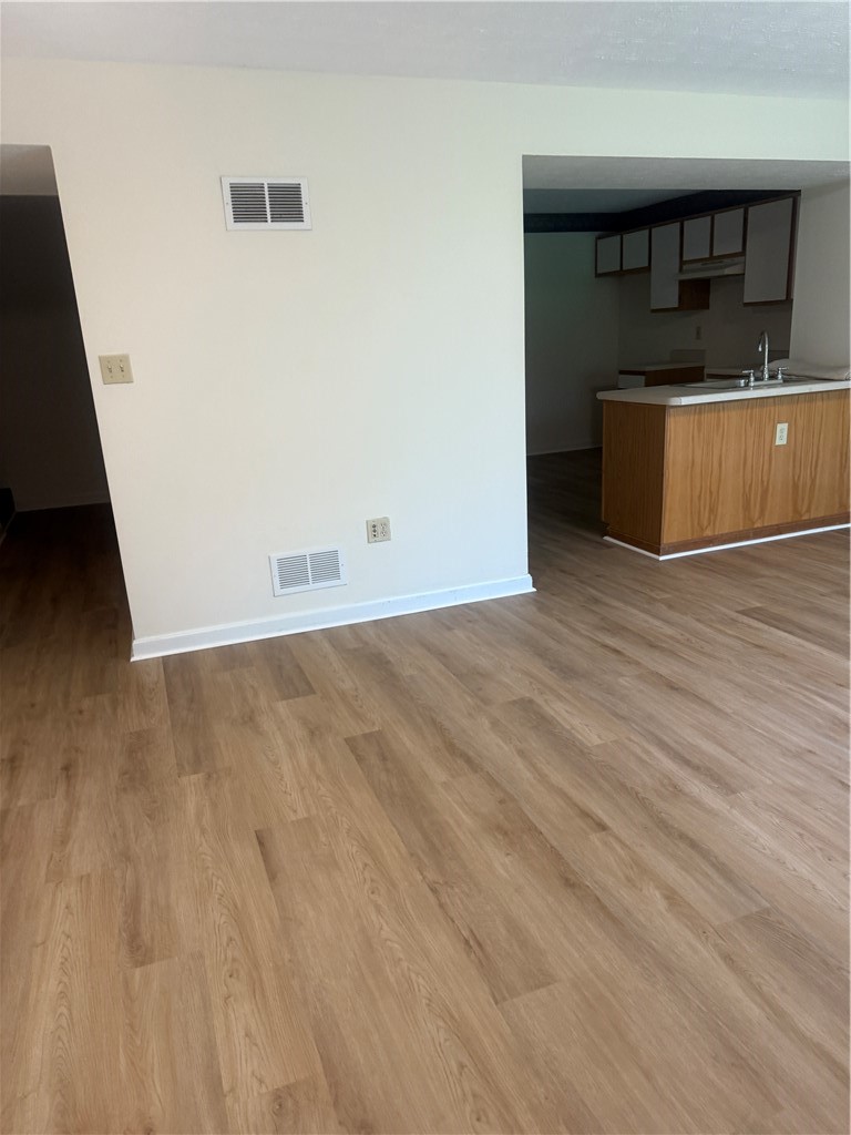 862 Sunset Cir