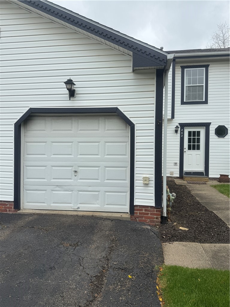 862 Sunset Cir