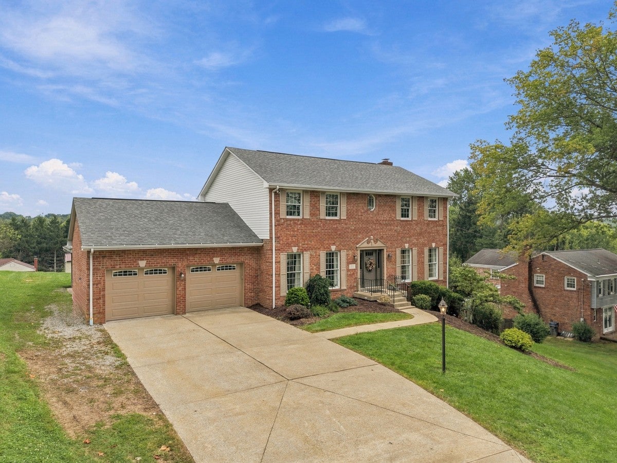 122 Highvue Drive