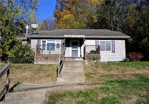 Photo of 845 Smithfield St, Smithton, PA 15479 (MLS # 1727790)