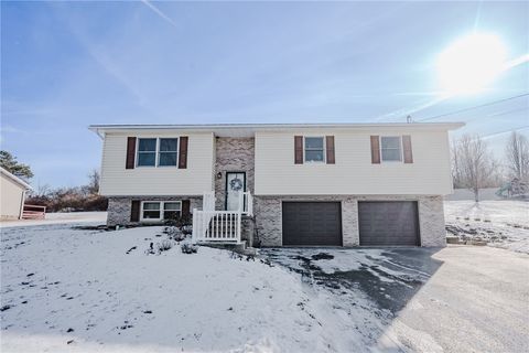 306 Pleasant View Dr East Franklin Twp PA 16201