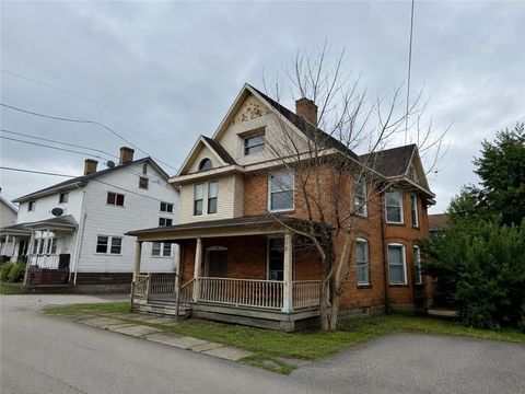 Multifamily For Sale - 208 S Prospect St St<br/> Connellsville, PA 15425