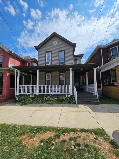 Photo of 2024 7th Ave, Beaver Falls, PA 15010 (MLS # 1749744)