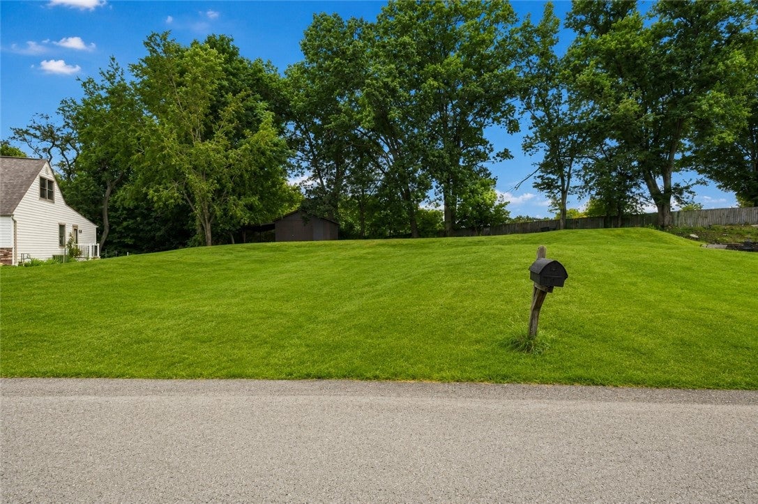 128 Lansdowne Dr