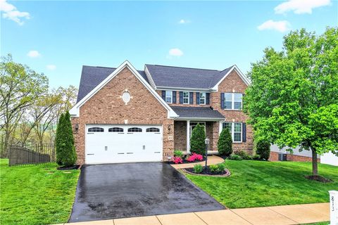 813 Balmoral Ct Moon/Crescent Twp PA 15108