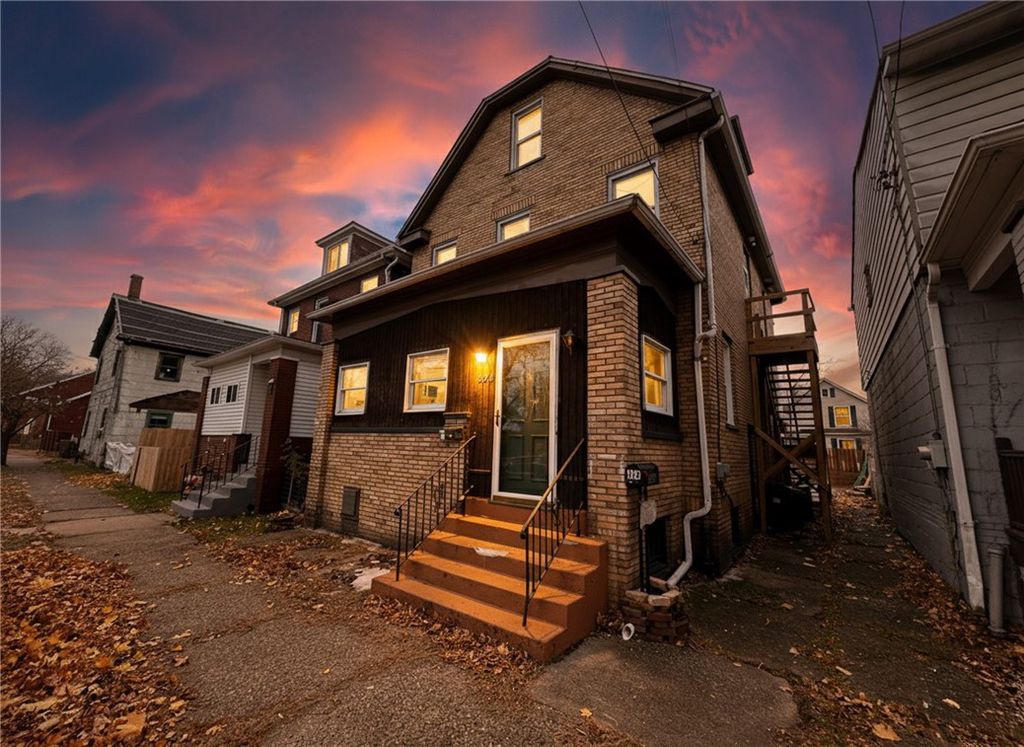 Photo of 276 13th St #2, Ambridge, PA 15003 (MLS # 1733365)