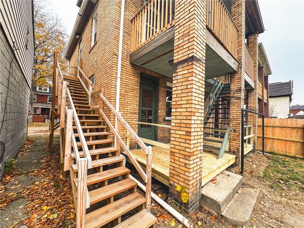 Photo of 276 13th St #2, Ambridge, PA 15003 (MLS # 1733365)