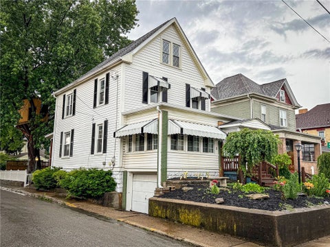 Photo of 1523 Indiana Ave, Monaca, PA 15061 (MLS # 1759654)