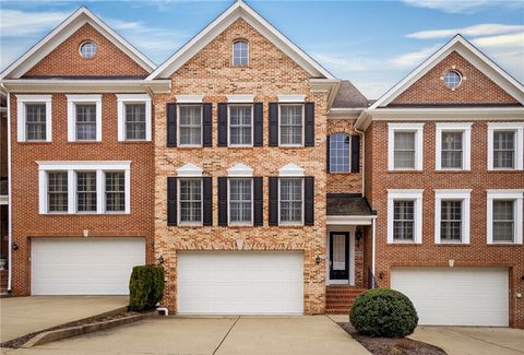 Photo of 402 Georgetowne Ct, Wexford, PA 15090 (MLS # 1742726)