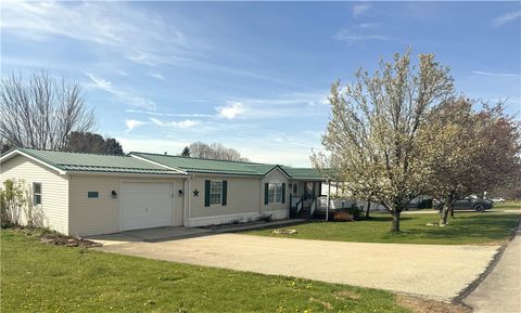 Photo of 179 Audrey Ln, Somerset, PA 15501 (MLS # 1748421)