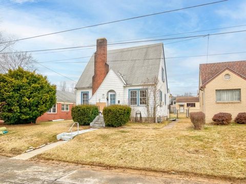 Photo of 1818 Vanburen St, Aliquippa, PA 15001 (MLS # 1749502)