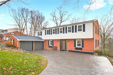 Photo of 112 N Heide Ln, Canonsburg, PA 15317 (MLS # 1741716)