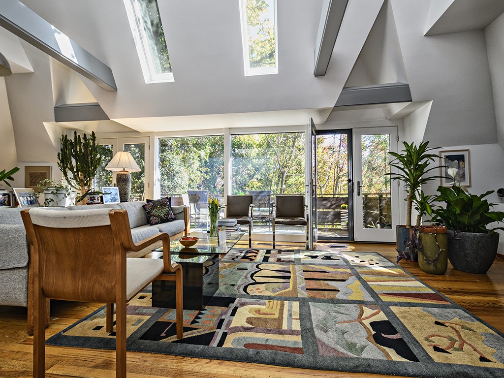 Pittsburgh, Pennsylvania, 15232, United States, 3 Bedrooms Bedrooms, ,2 BathroomsBathrooms,Residential,Active,1905131