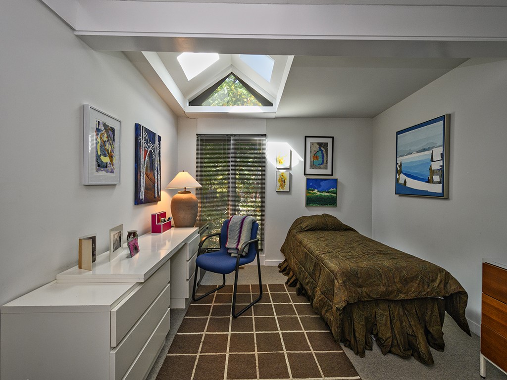 Pittsburgh, Pennsylvania, 15232, United States, 3 Bedrooms Bedrooms, ,2 BathroomsBathrooms,Residential,Active,1905131