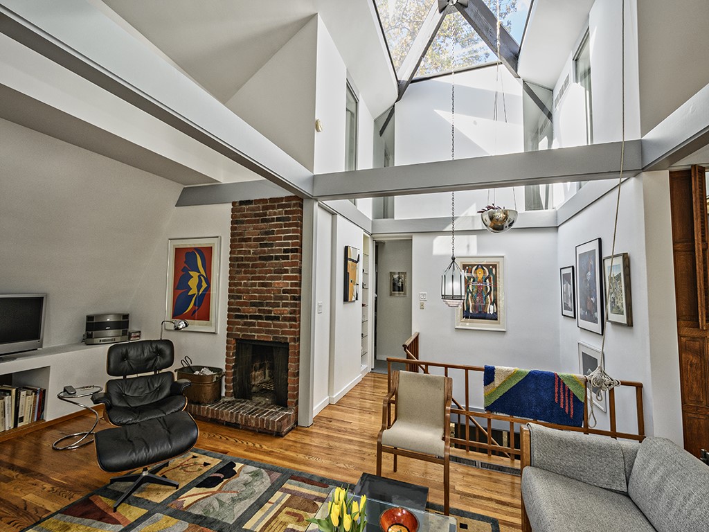 Pittsburgh, Pennsylvania, 15232, United States, 3 Bedrooms Bedrooms, ,2 BathroomsBathrooms,Residential,Active,1905131