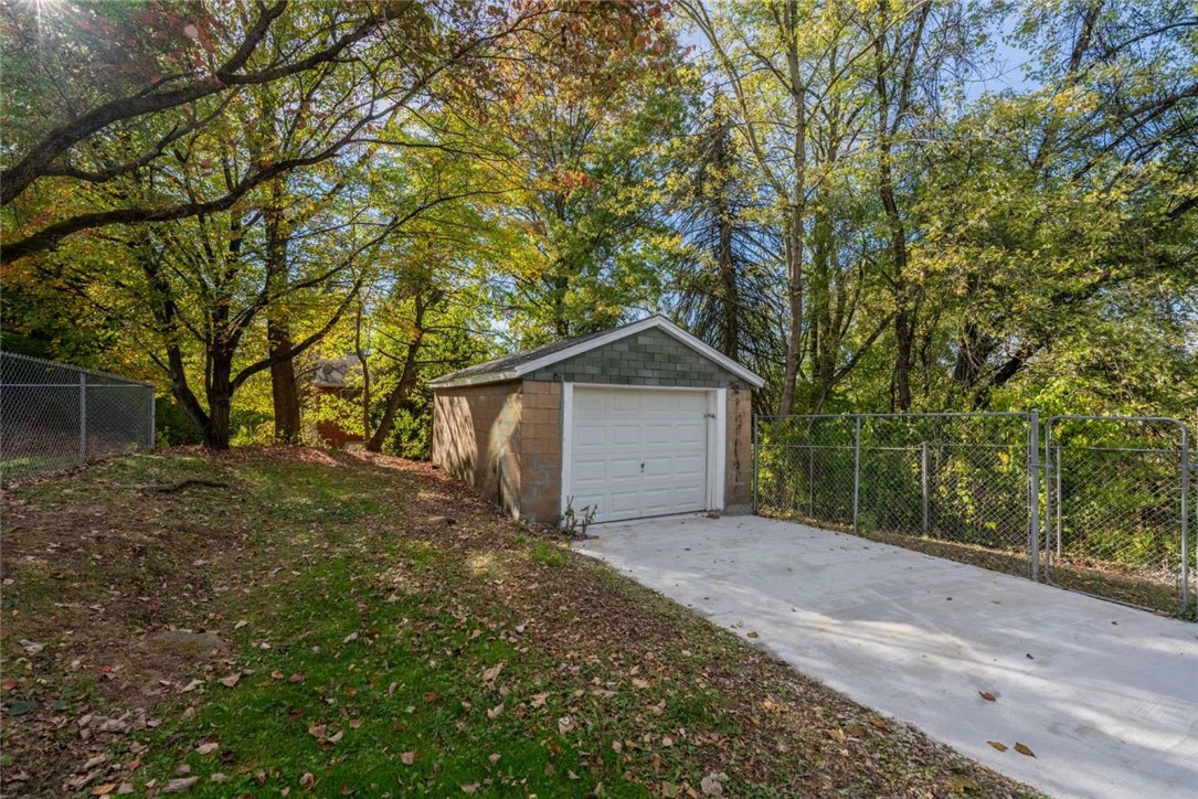 619 Barclay Ave