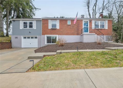 Photo of 276 Thompsonville Rd, McMurray, PA 15317 (MLS # 1742923)