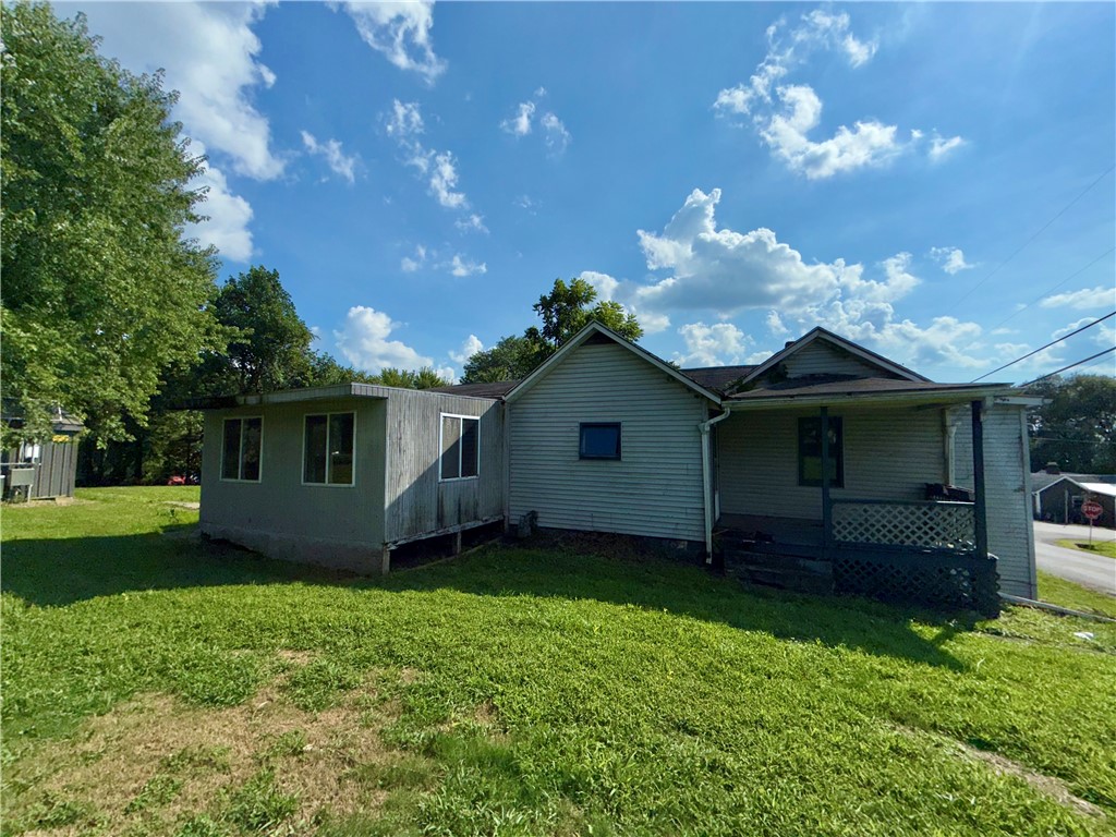 Connellsville, Pennsylvania 15425, United States, 2 Bedrooms Bedrooms, ,1 BathroomBathrooms,Residential,Active,183384