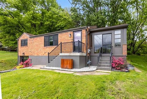 Photo of 503 Brookdale Dr, Pittsburgh, PA 15215 (MLS # 1752174)