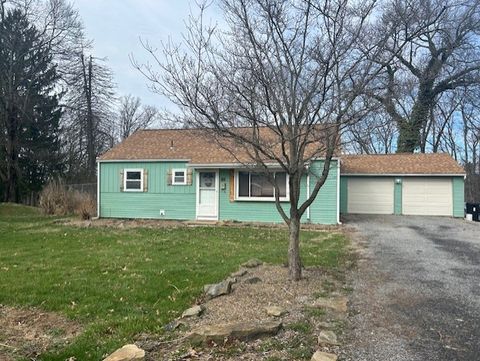 38 Hemlock St Brighton Twp PA 15009