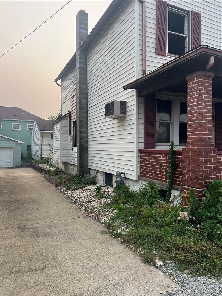 919 Wood St 921