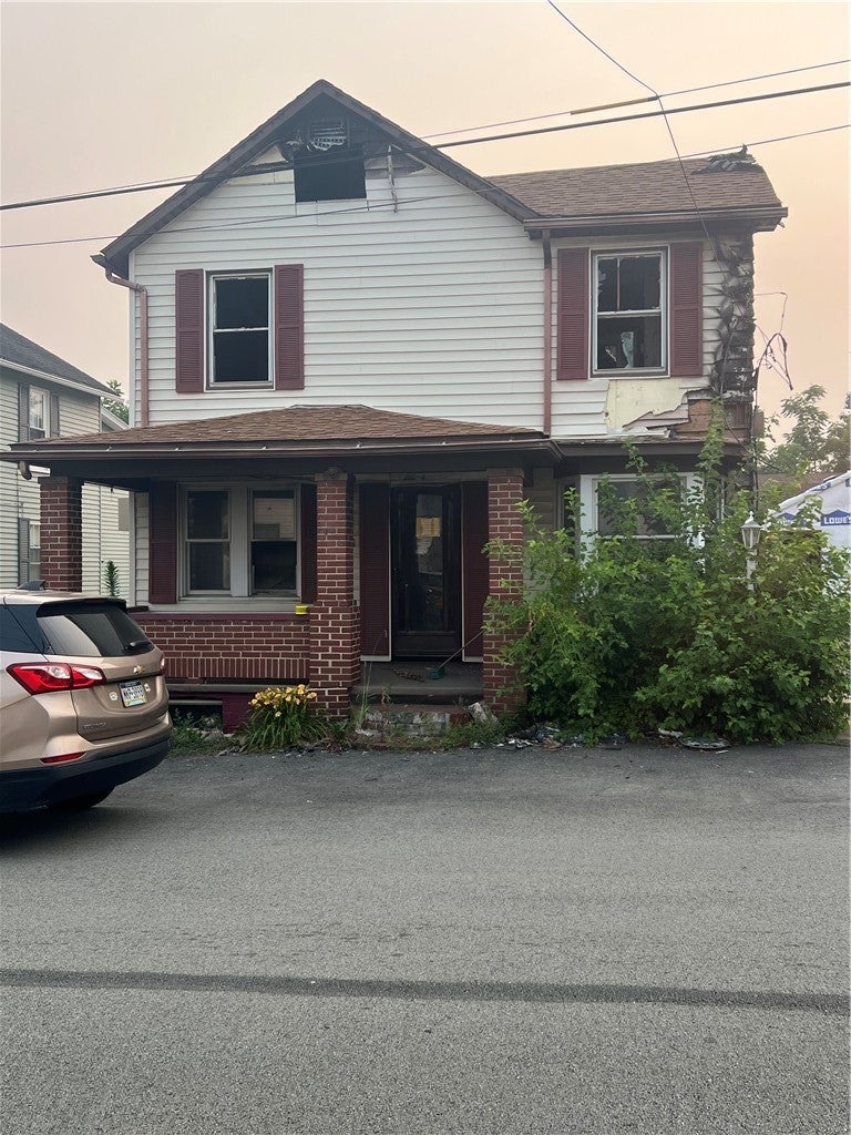919 Wood St 921