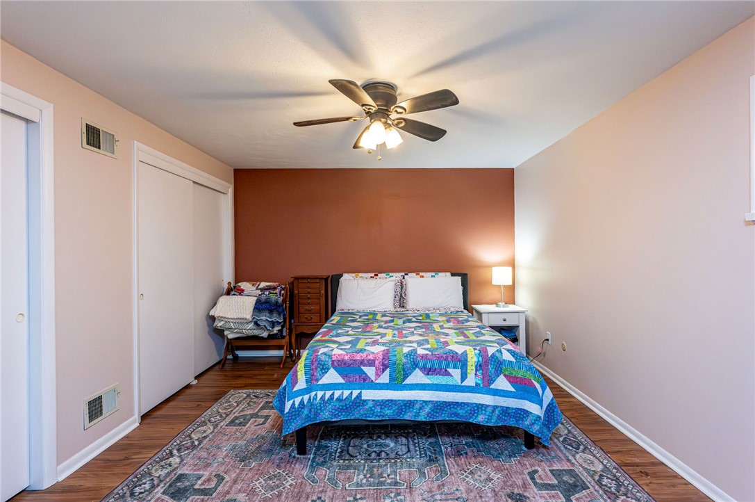 225 Circle Dr Dr, White Oak, Pennsylvania image 24
