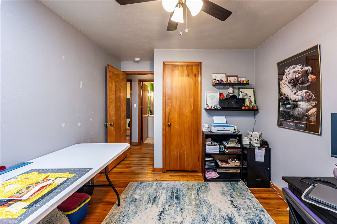 225 Circle Dr Dr, White Oak, Pennsylvania image 32