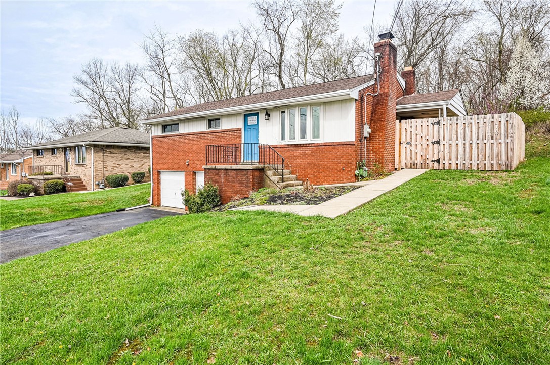 225 Circle Dr Dr, White Oak, Pennsylvania image 4