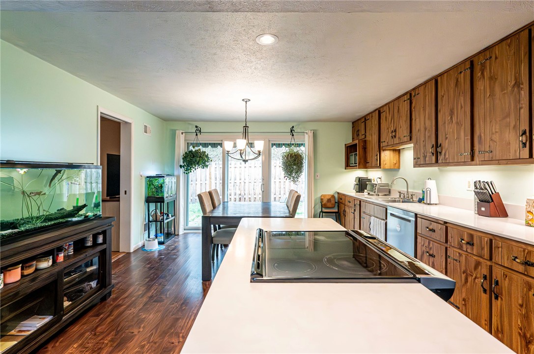 225 Circle Dr Dr, White Oak, Pennsylvania image 14