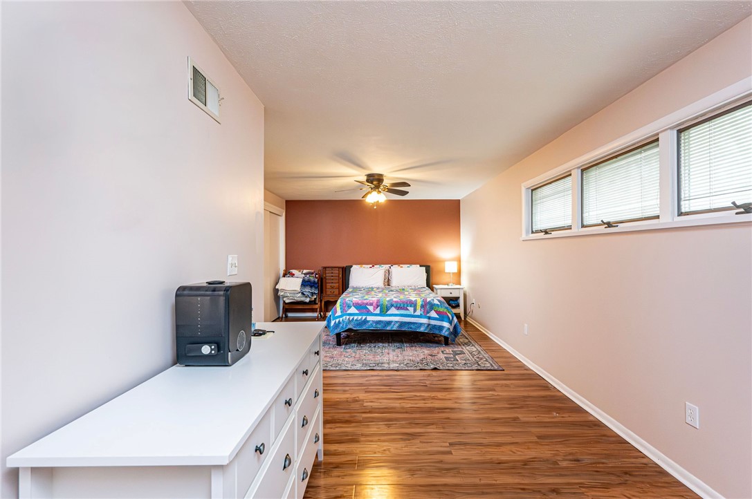225 Circle Dr Dr, White Oak, Pennsylvania image 23