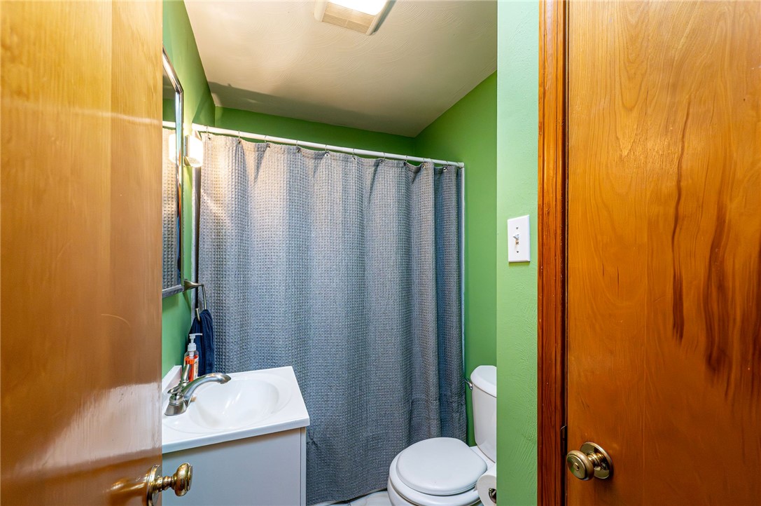 225 Circle Dr Dr, White Oak, Pennsylvania image 29