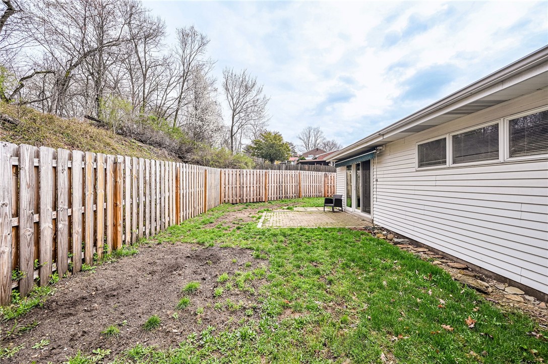 225 Circle Dr Dr, White Oak, Pennsylvania image 38