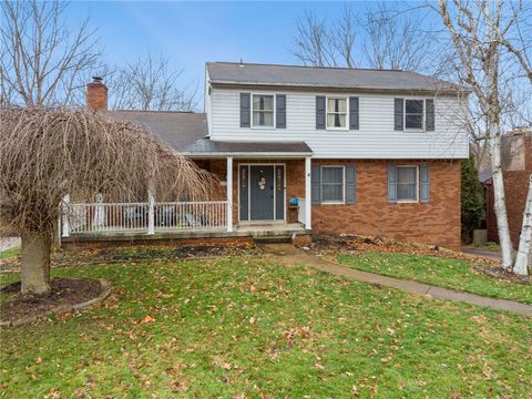 Photo of 225 Lynn Ann Dr, New Kensington, PA 15068 (MLS # 1737139)