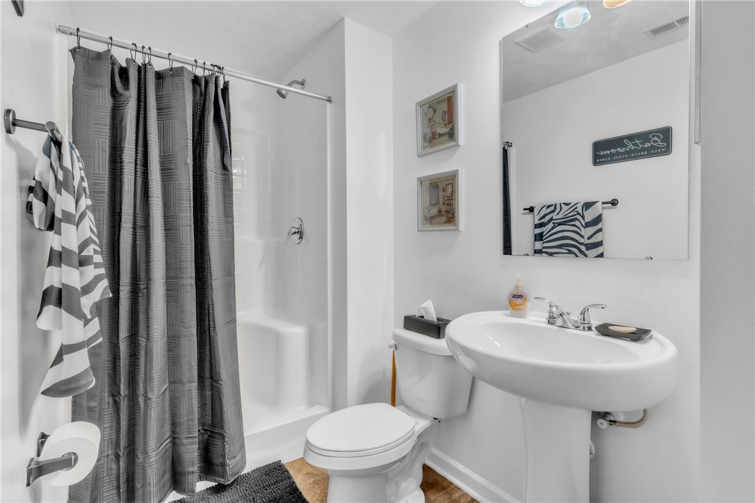 Zelienople Boro, Pennsylvania 16063, United States, 5 Bedrooms Bedrooms, ,4 BathroomsBathrooms,Residential,Active,152296