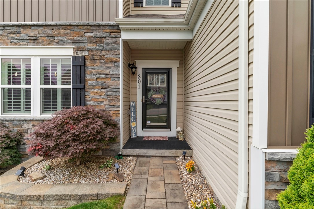 Zelienople Boro, Pennsylvania 16063, United States, 5 Bedrooms Bedrooms, ,4 BathroomsBathrooms,Residential,Active,152296