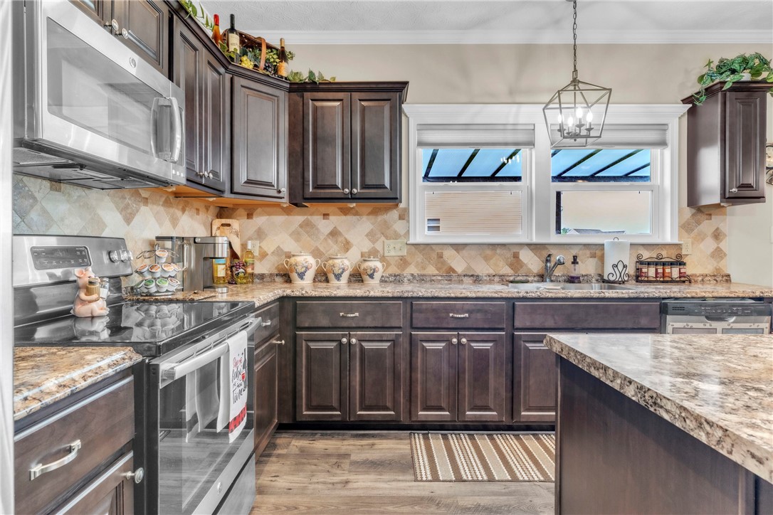 Zelienople Boro, Pennsylvania 16063, United States, 5 Bedrooms Bedrooms, ,4 BathroomsBathrooms,Residential,Active,152296