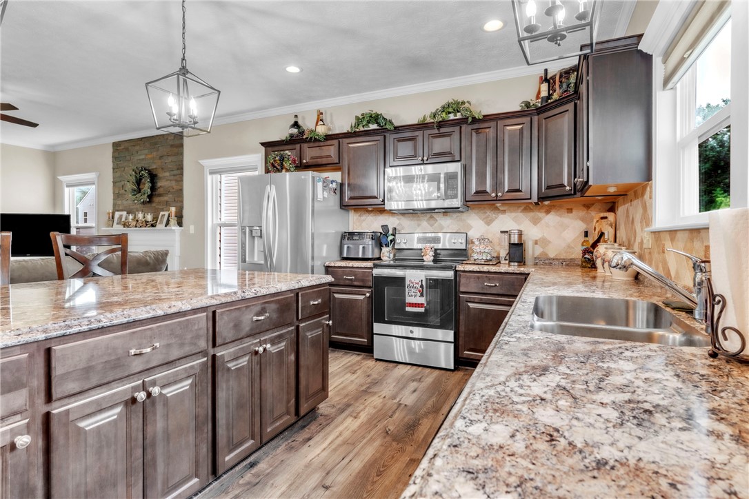 Zelienople Boro, Pennsylvania 16063, United States, 5 Bedrooms Bedrooms, ,4 BathroomsBathrooms,Residential,Active,152296