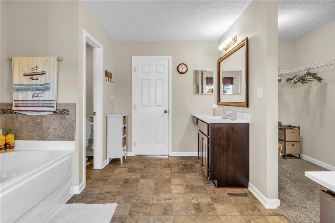 Zelienople Boro, Pennsylvania 16063, United States, 5 Bedrooms Bedrooms, ,4 BathroomsBathrooms,Residential,Active,152296